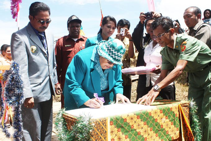 Pelantikan Pengurus PKK, Dharma Wanita, dan Peresmian TK