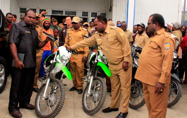 Bupati Serahkan Bantuan 42 Unit Sepeda Motor Bagi Masyarakat