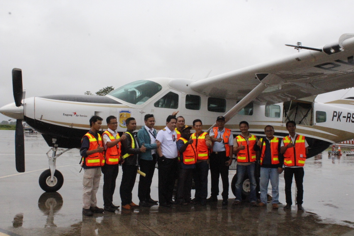 Pemkab Puncak Sewa Pesawat Dukung Program Penurunan Harga dan Pembelian Sayur Masyarakat