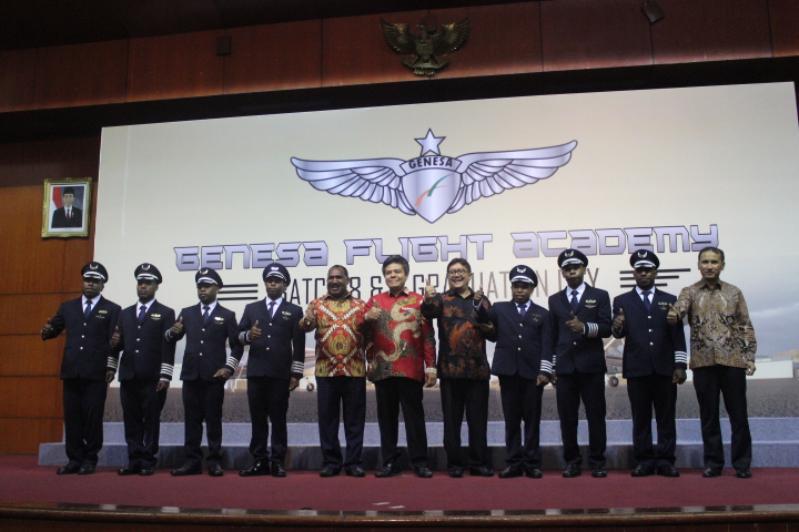 Empat Putra Terbaik Asal Kabupaten Puncak Lulus Dari Akademi Penerbangan Genesa