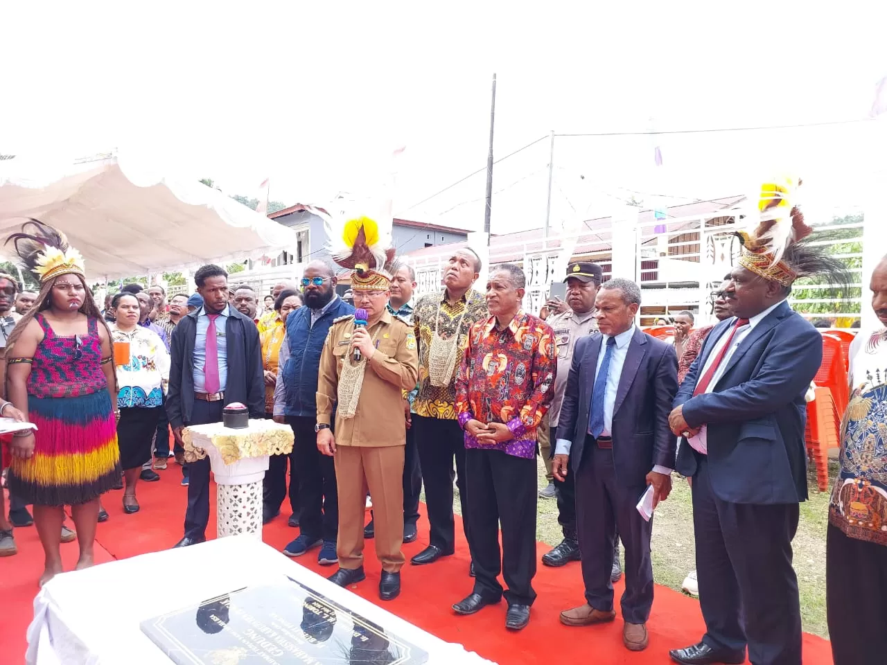 Resmikan Asrama Mahasiswa Puncak, Darwin Tobing: Kita Ingin Anak-anak yang Cerdas, Unggul dan Bersaing