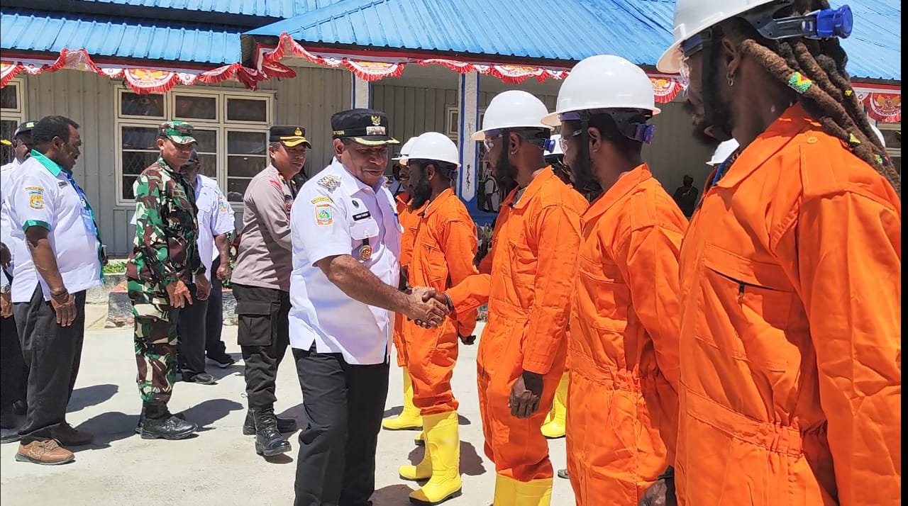 PJ Bupati Puncak Launching Pasukan Kebersikan Kota 