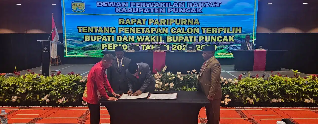 DPRK Resmi Tetapkan Elvis Tabuni-Naftali Akawal Sebagai Bupati dan Wabup Puncak Periode 2025-2030