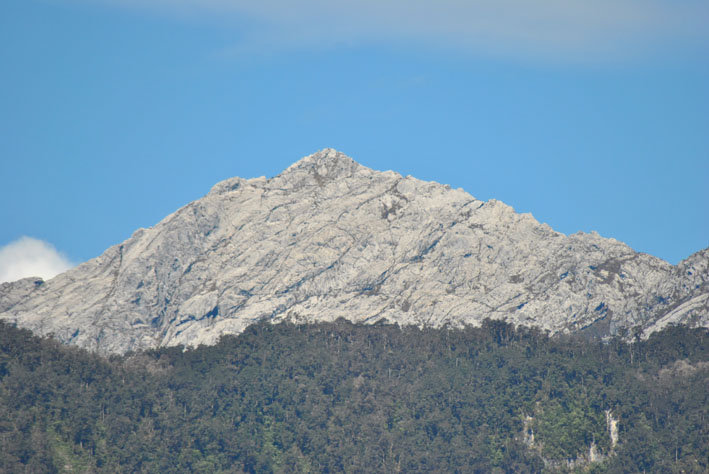 Puncak Cartenz