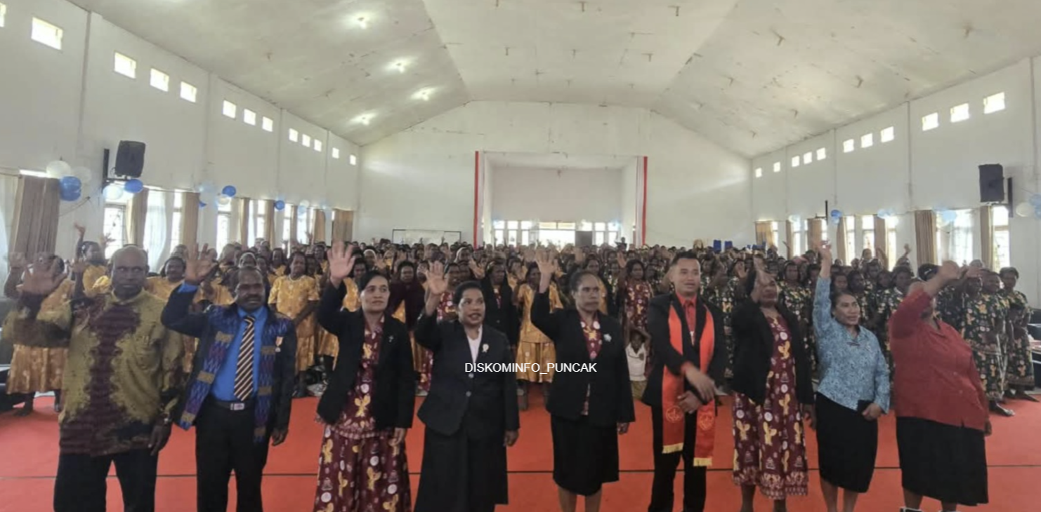 Meriahnya HUT ke-39 Perkauan GKII di Ilaga, Tampil Seragam baru bantuan ketua TP PKK Puncak